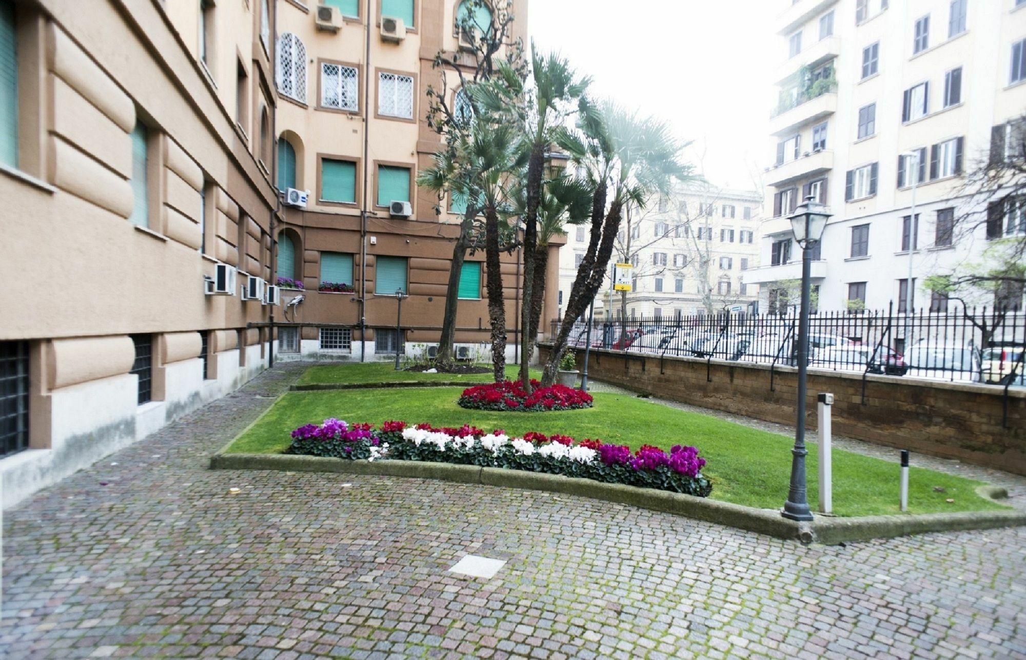 Costantino Secondo Guest House Рим Экстерьер фото
